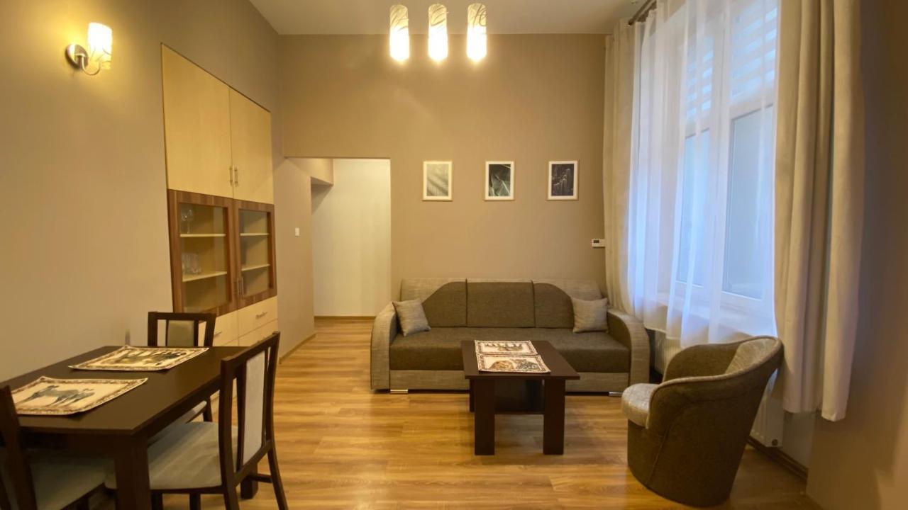 Lublinbnb - Exclusive Family Apartment ------ In The Heart Of Lublin -------------------------------- Bedroom & Living Room & Kitchen 外观 照片